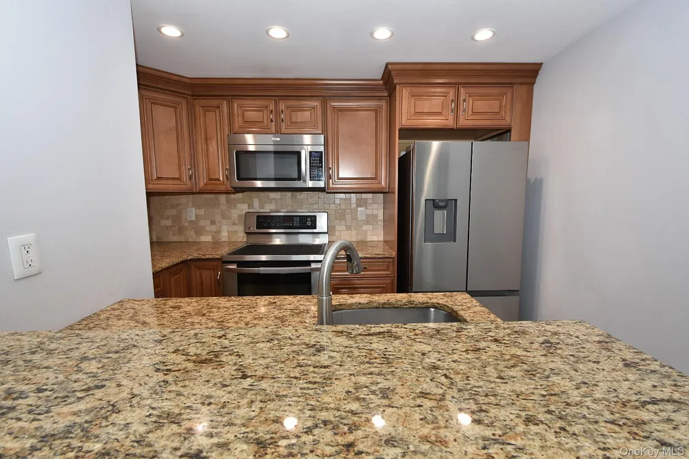 7 Swan Lane Levittown, NY 11756