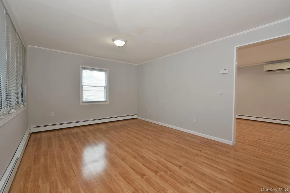 7 Swan Lane Levittown, NY 11756