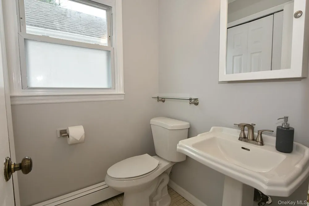 7 Swan Lane Levittown, NY 11756