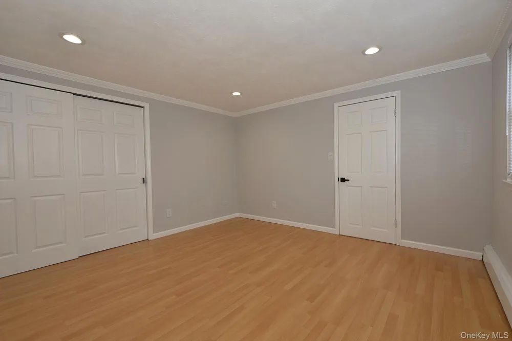 7 Swan Lane Levittown, NY 11756