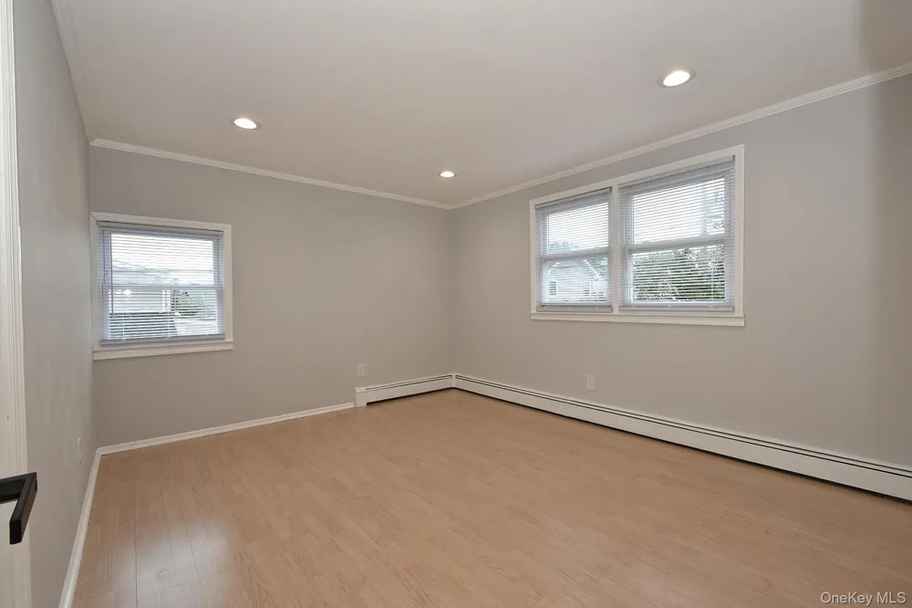 7 Swan Lane Levittown, NY 11756