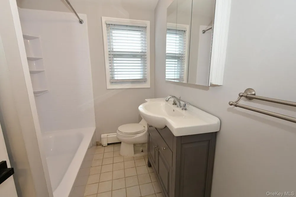 7 Swan Lane Levittown, NY 11756