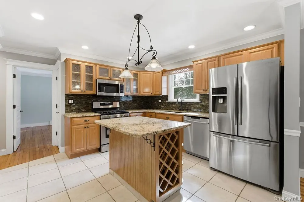 19 Howell Place Speonk, NY 11972