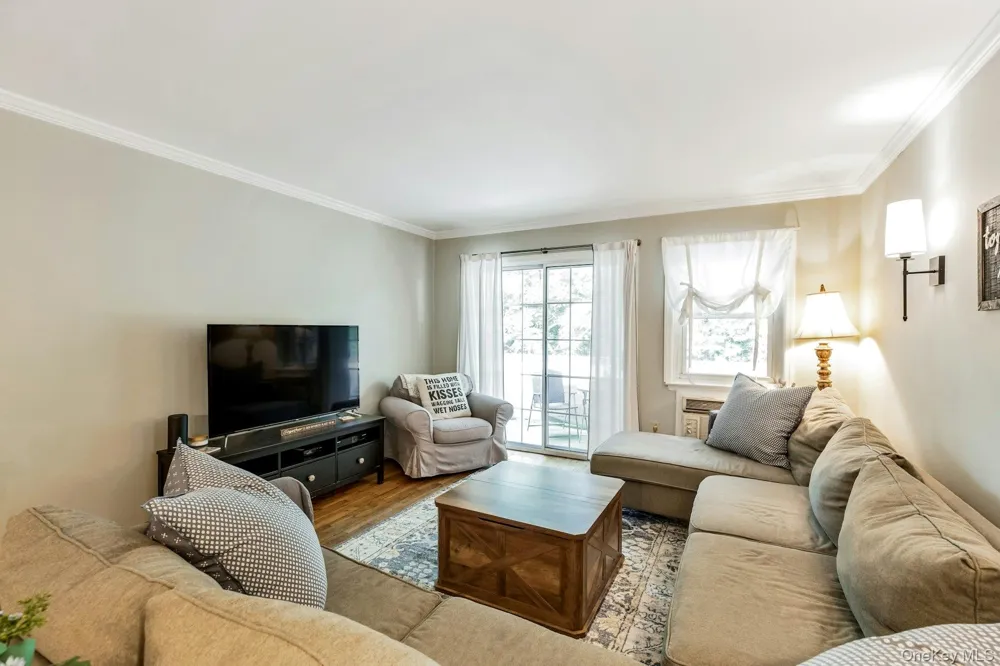 21 Glen Hollow Drive #G9 Holtsville, NY 11742