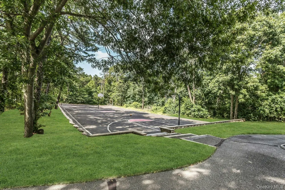 21 Glen Hollow Drive #G9 Holtsville, NY 11742