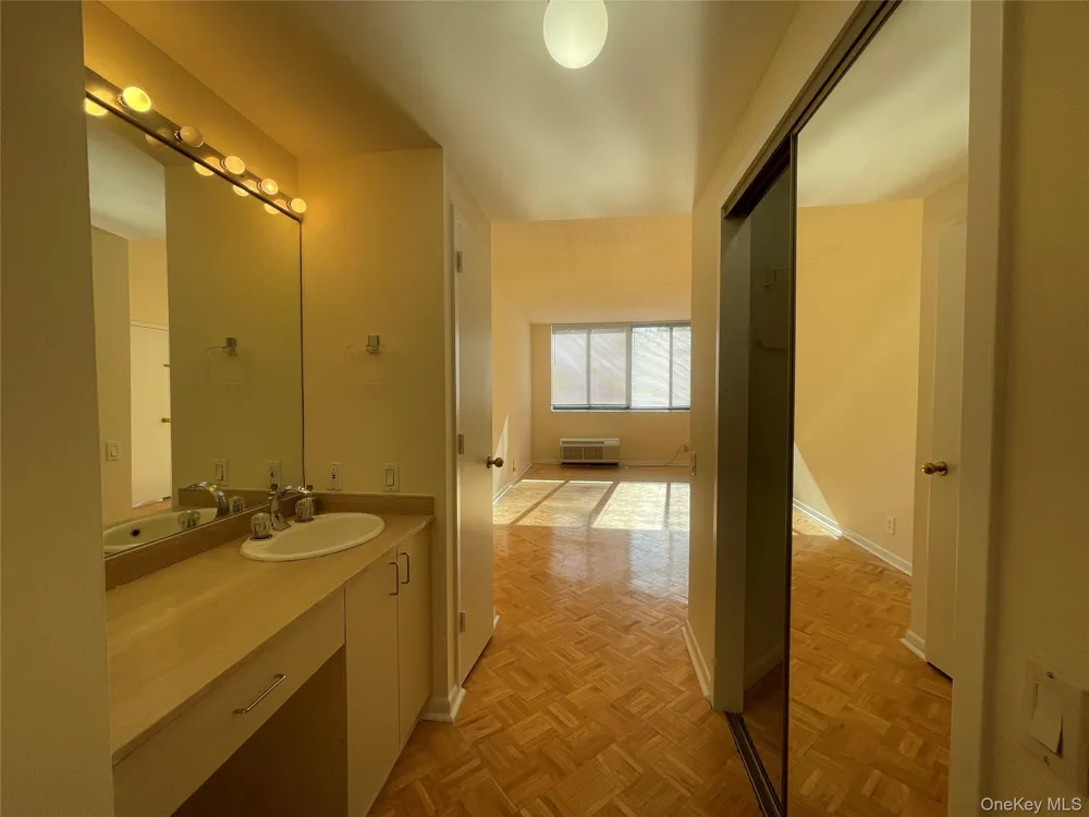 50 E Hartsdale Avenue #1H Hartsdale, NY 10530