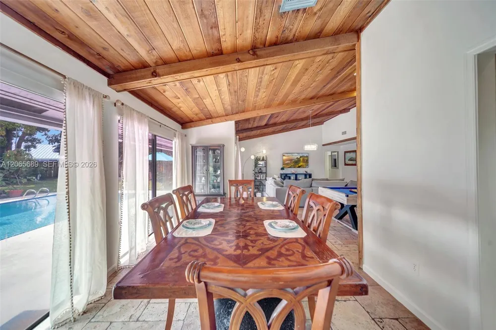 620 E Plantation Cir Plantation, FL 33324