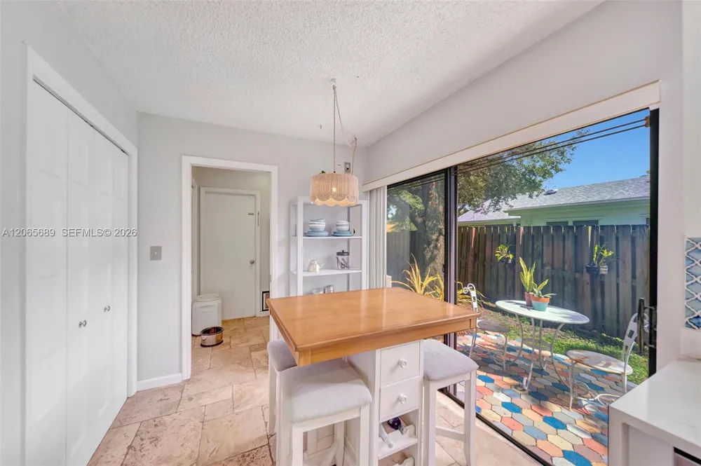 620 E Plantation Cir Plantation, FL 33324