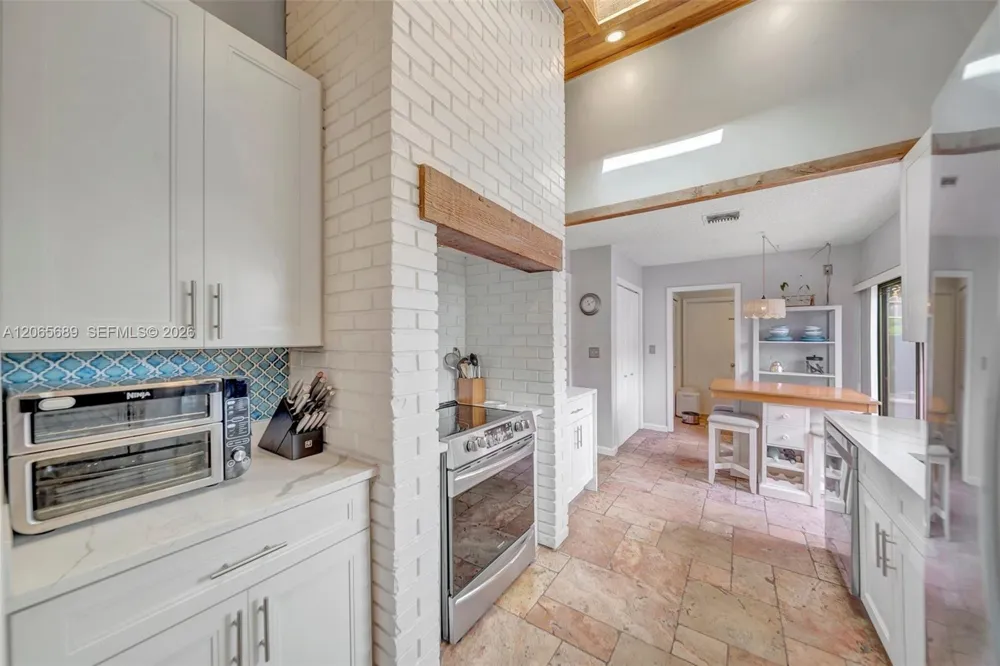 620 E Plantation Cir Plantation, FL 33324