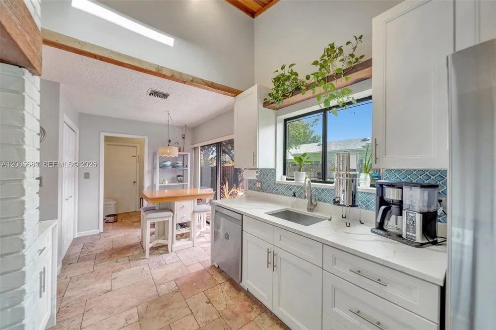 620 E Plantation Cir Plantation, FL 33324