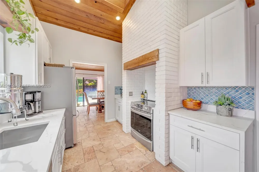 620 E Plantation Cir Plantation, FL 33324