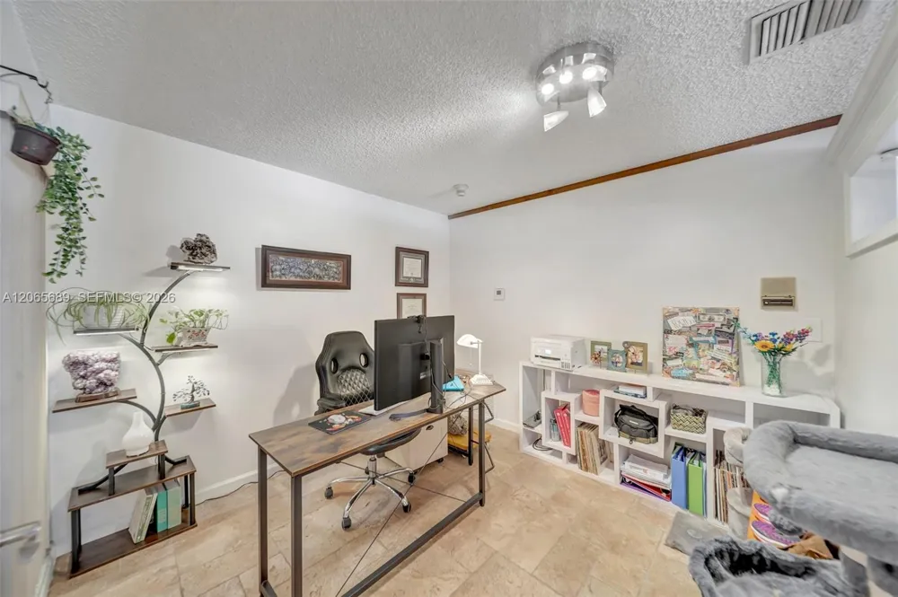 620 E Plantation Cir Plantation, FL 33324