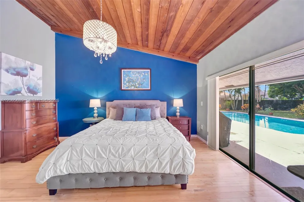 620 E Plantation Cir Plantation, FL 33324