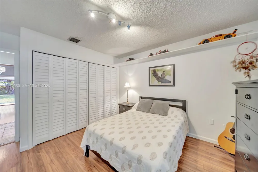 620 E Plantation Cir Plantation, FL 33324
