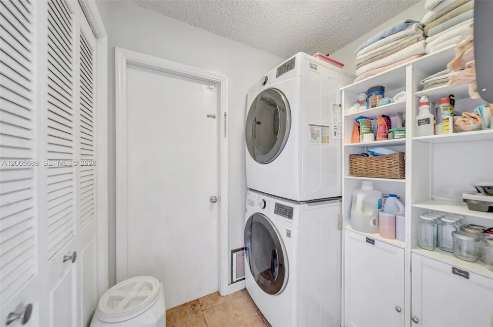 620 E Plantation Cir Plantation, FL 33324