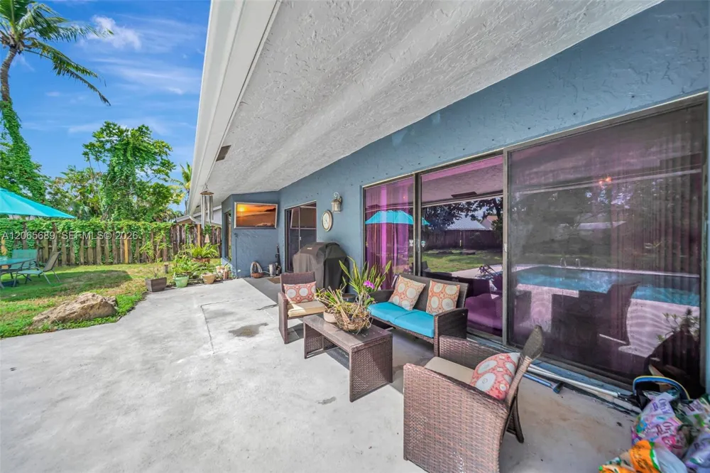 620 E Plantation Cir Plantation, FL 33324