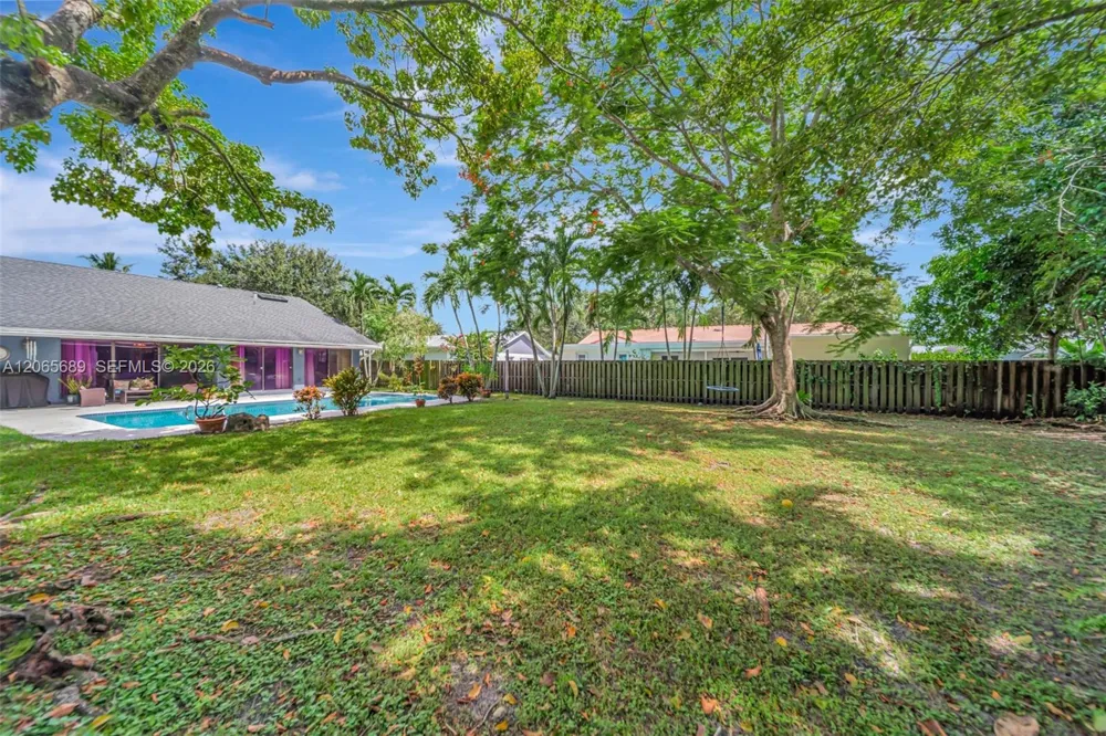 620 E Plantation Cir Plantation, FL 33324
