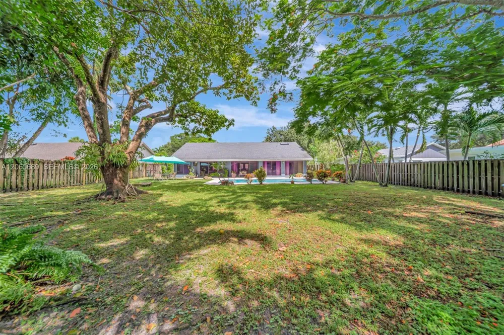 620 E Plantation Cir Plantation, FL 33324