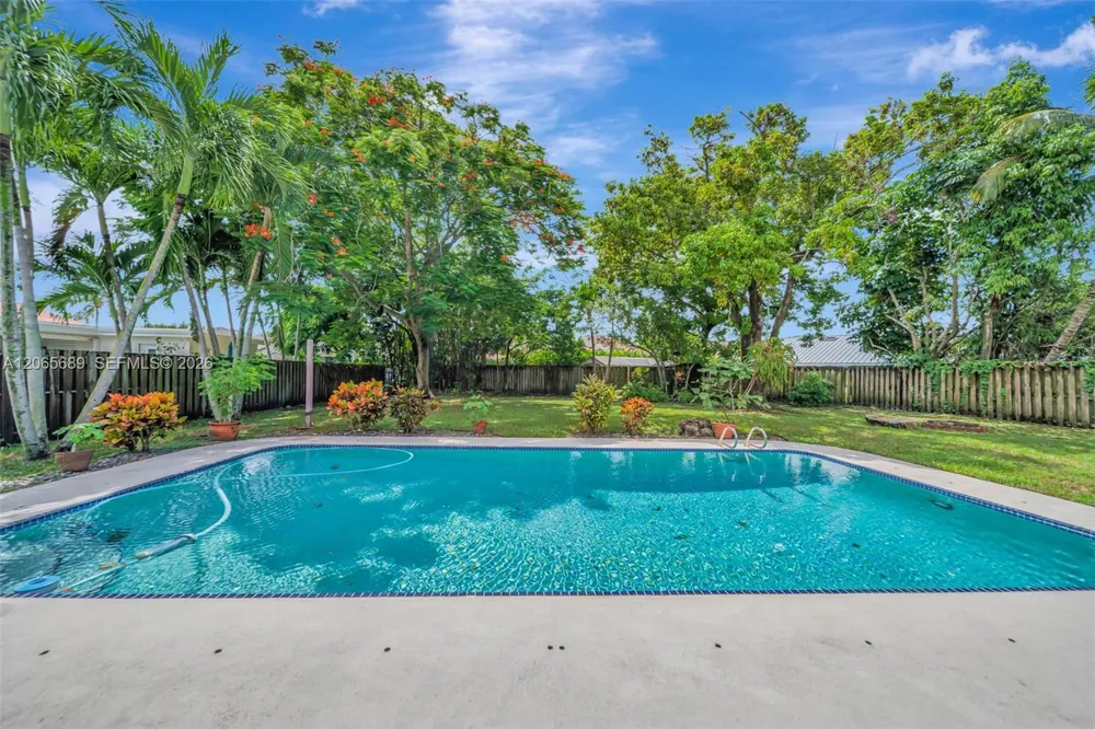 620 E Plantation Cir Plantation, FL 33324
