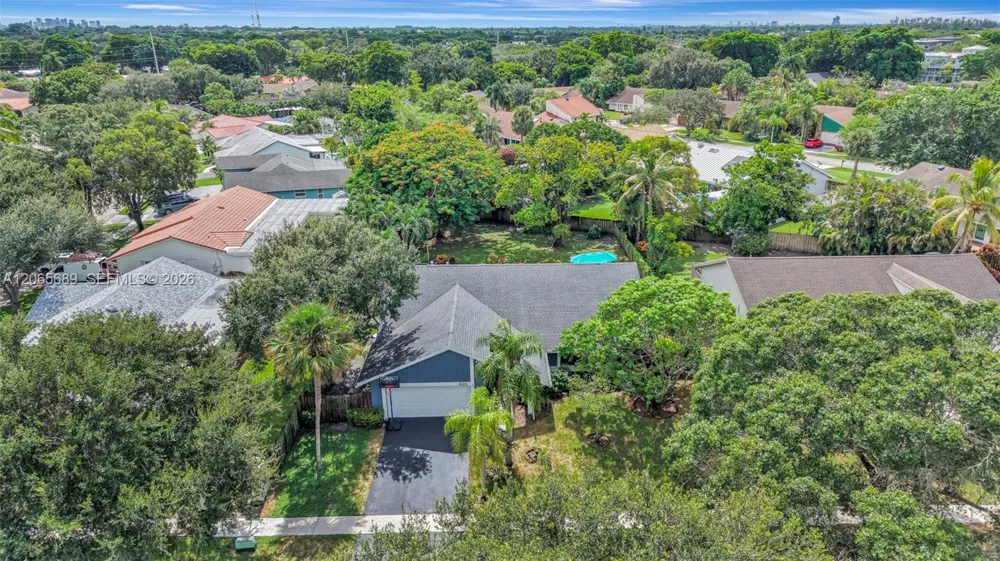 620 E Plantation Cir Plantation, FL 33324