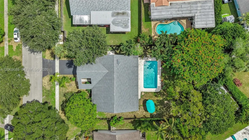 620 E Plantation Cir Plantation, FL 33324
