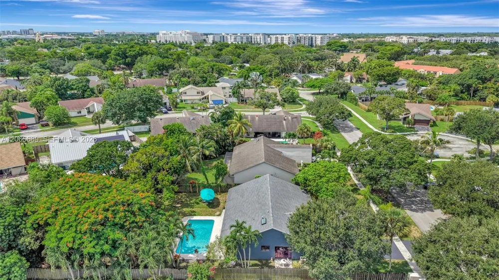 620 E Plantation Cir Plantation, FL 33324