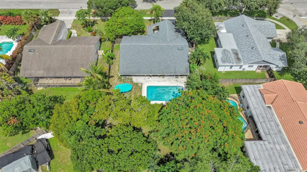 620 E Plantation Cir Plantation, FL 33324