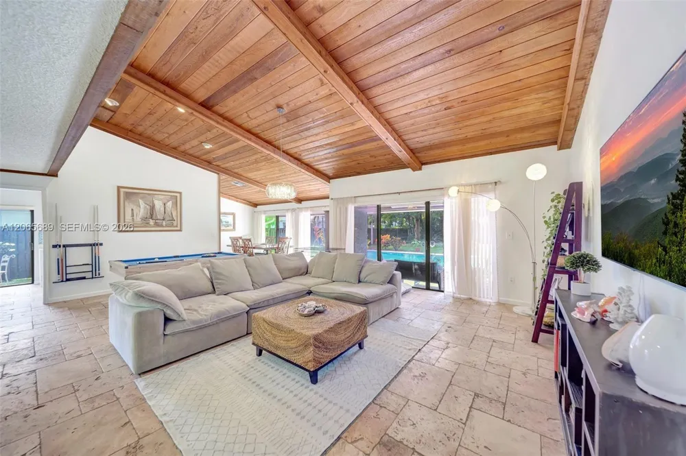 620 E Plantation Cir Plantation, FL 33324
