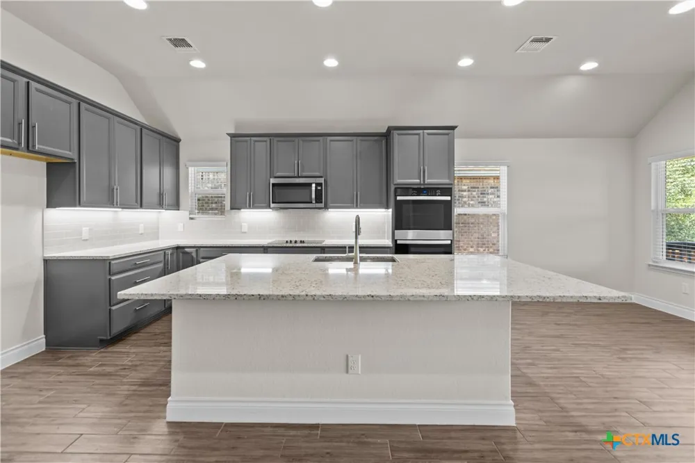 2250 Steerhead Trail New Braunfels, TX 78132