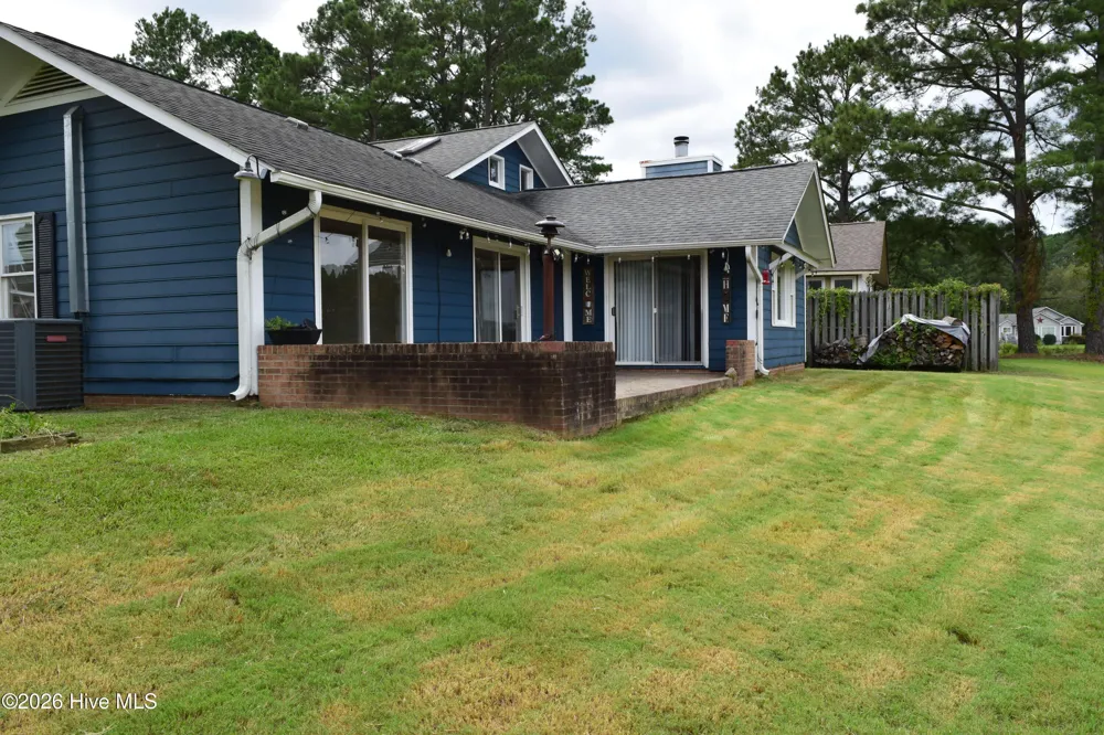 643 Castleberry Court Vass, NC 28394