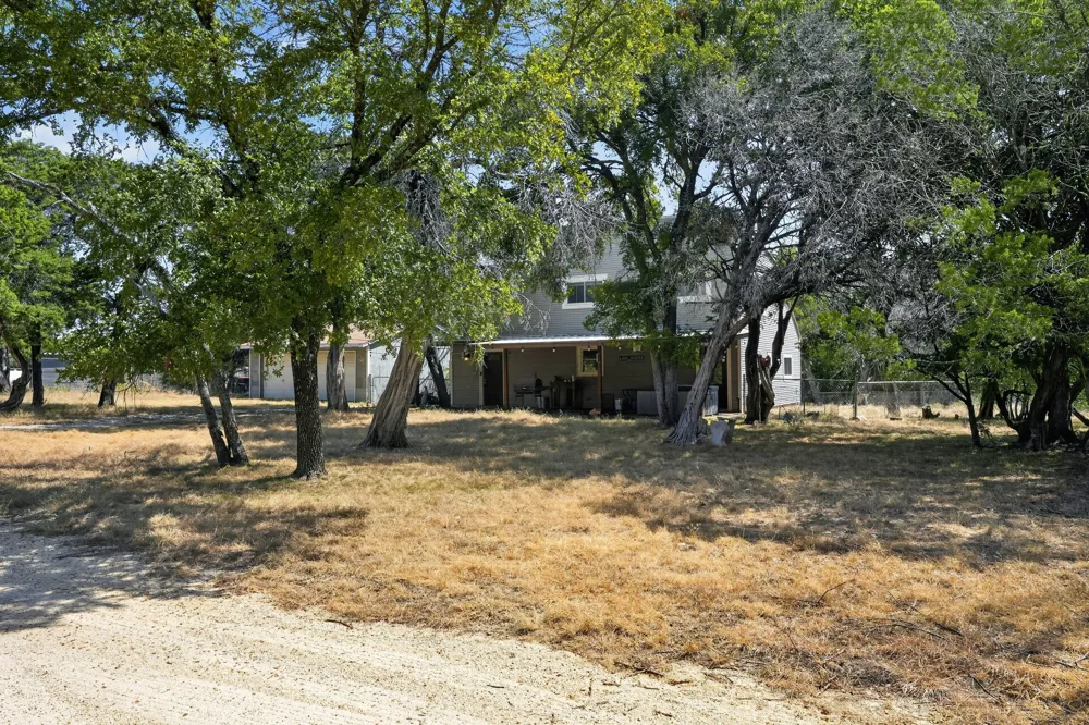 124 County Road 1621 Clifton, TX 76634