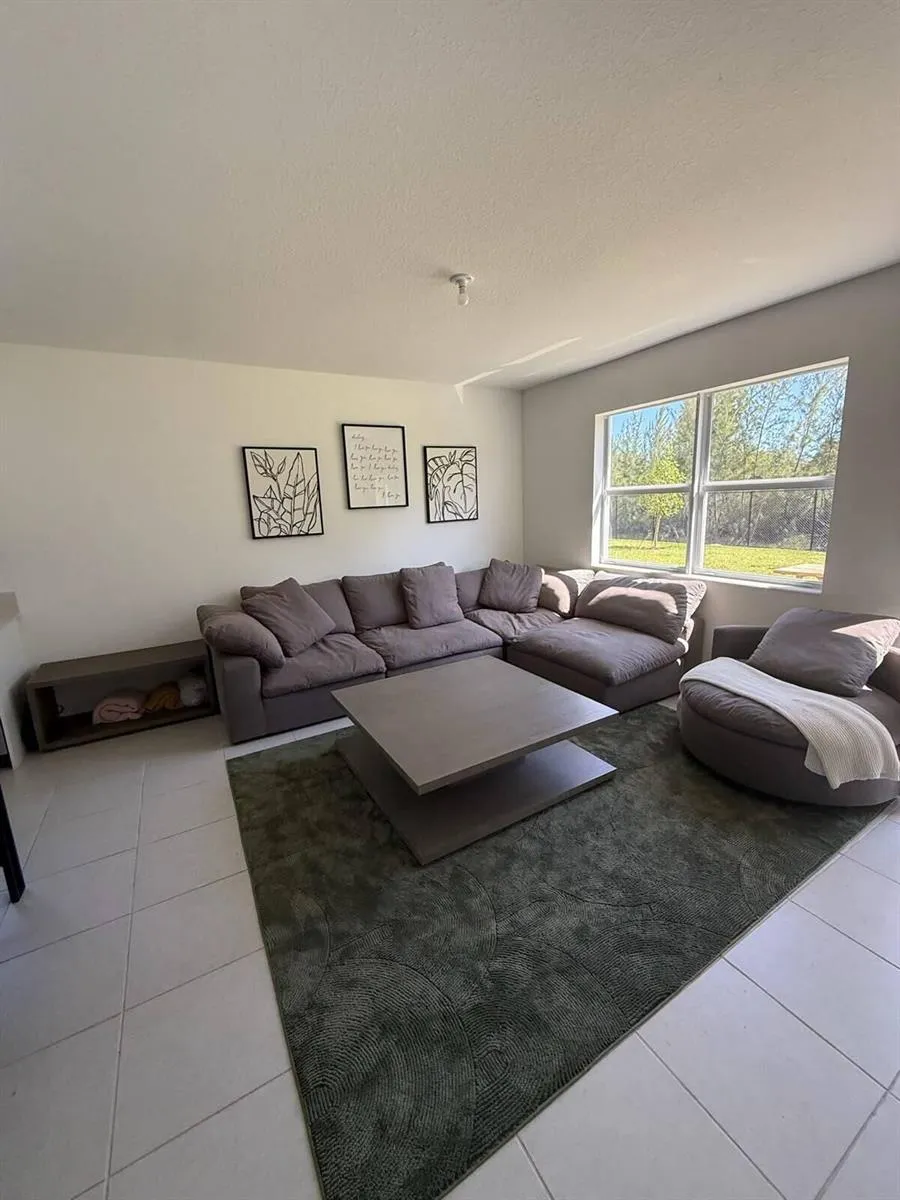 2402 SE 30th Street Homestead, FL 33033