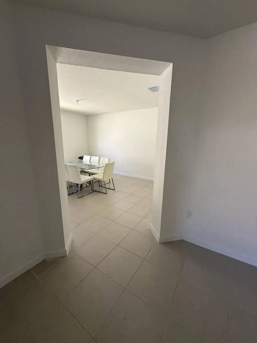 2402 SE 30th Street Homestead, FL 33033