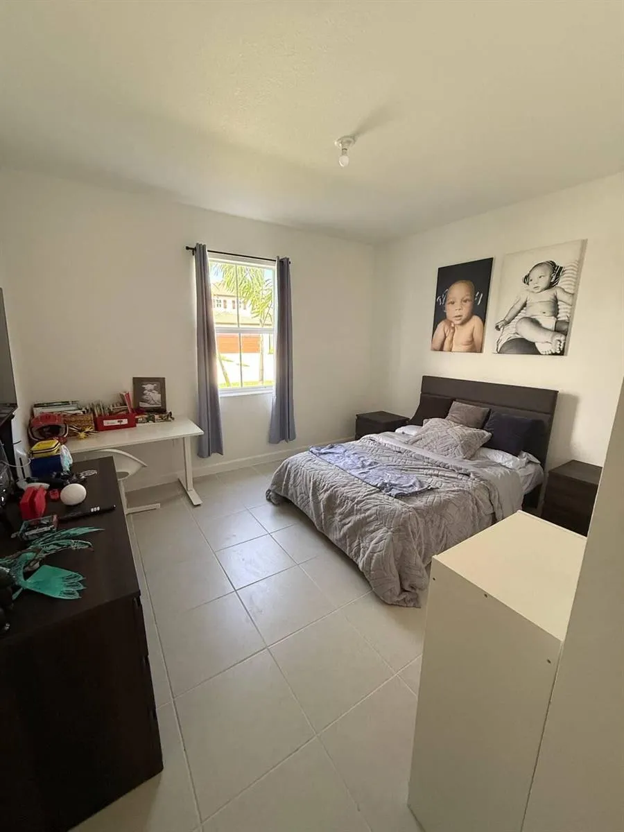 2402 SE 30th Street Homestead, FL 33033