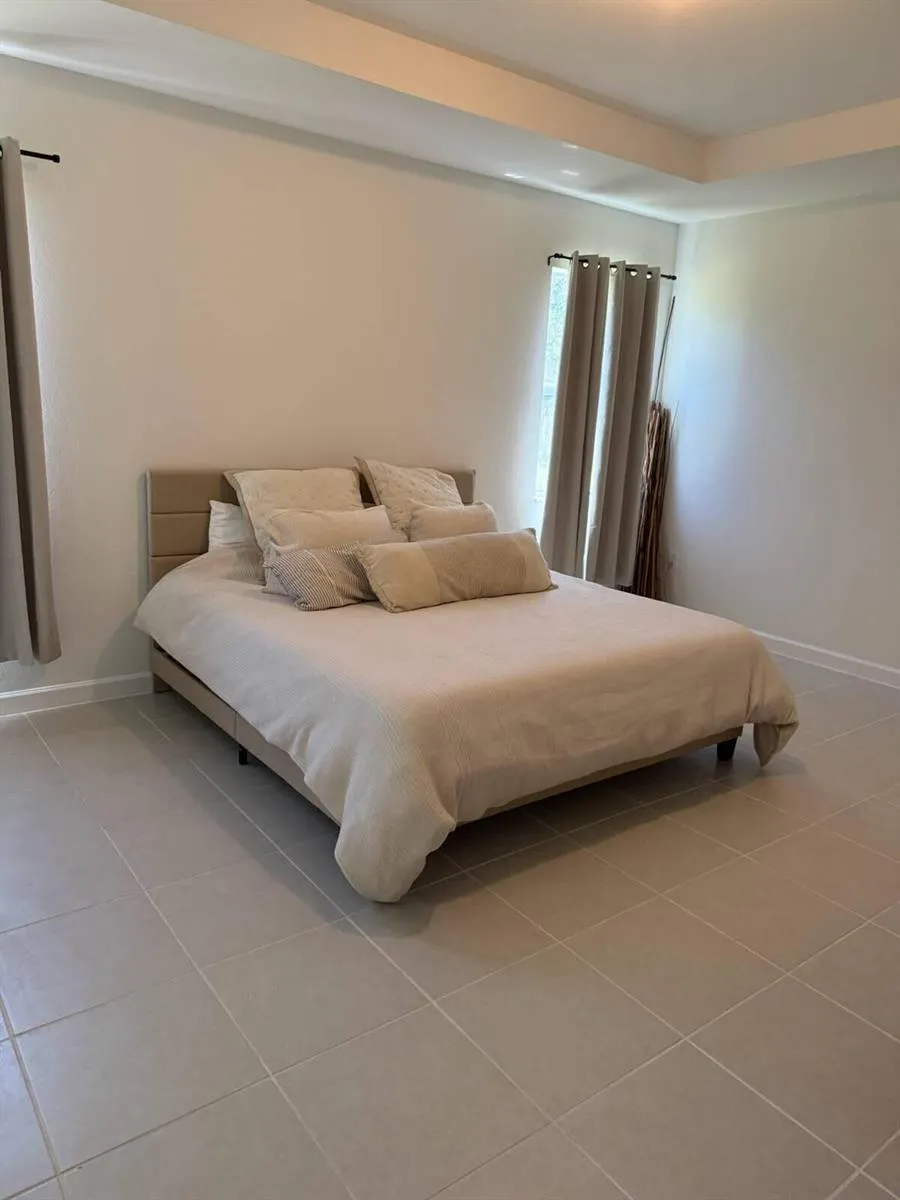 2402 SE 30th Street Homestead, FL 33033