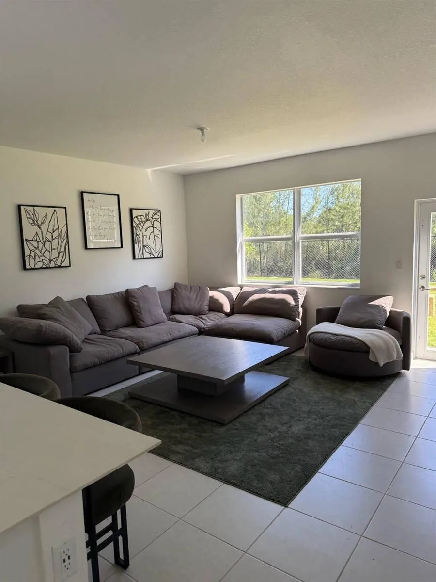 2402 SE 30th Street Homestead, FL 33033