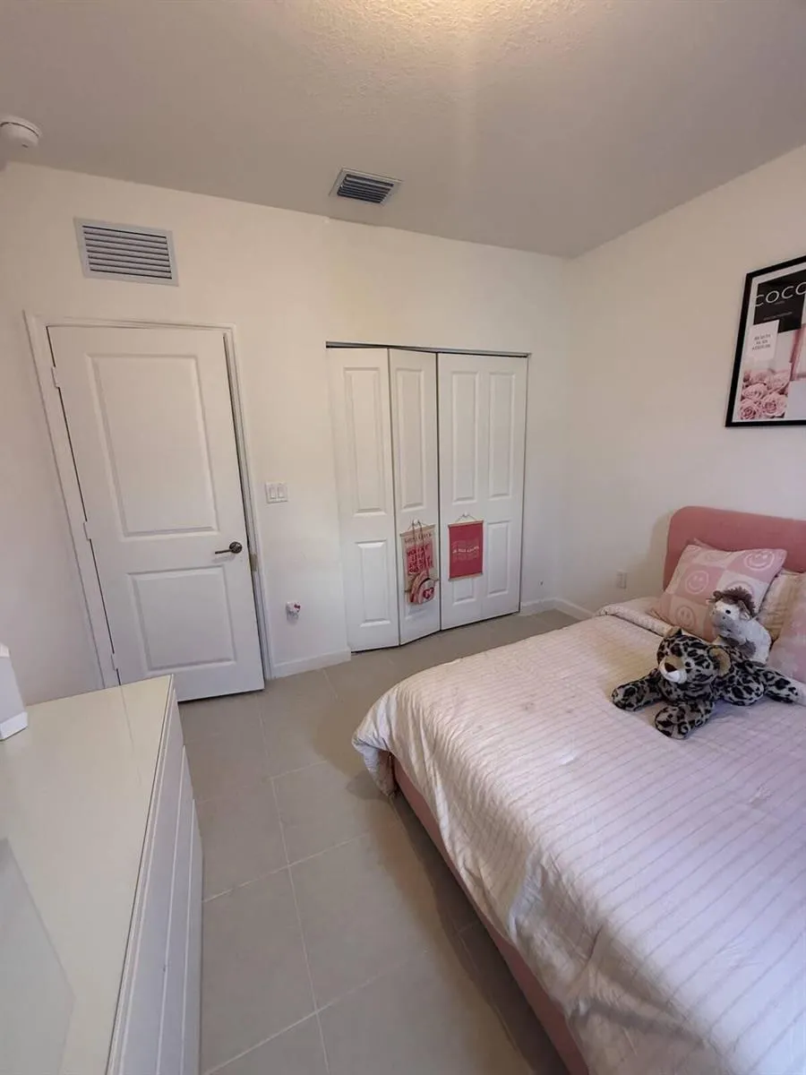 2402 SE 30th Street Homestead, FL 33033