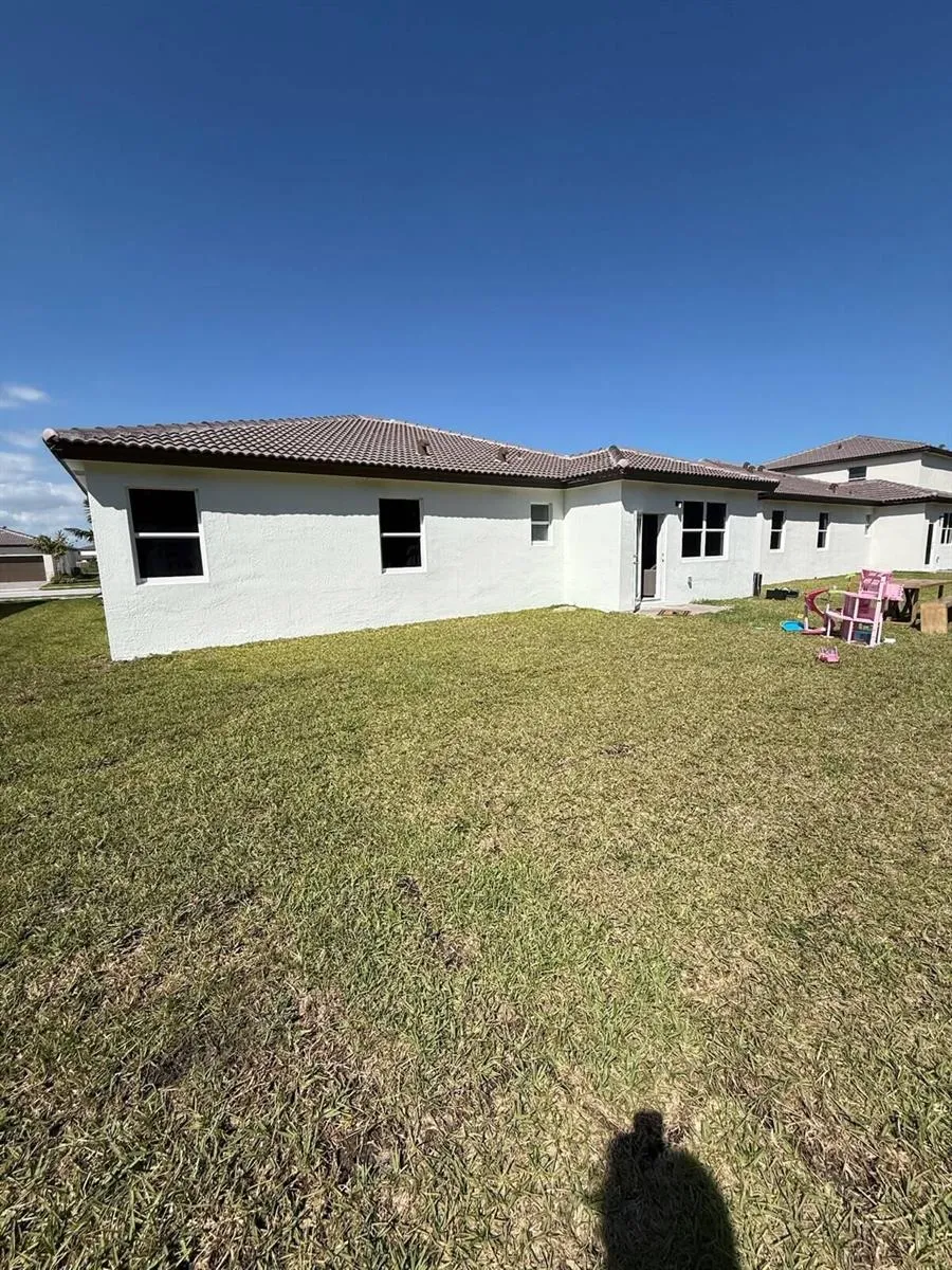 2402 SE 30th Street Homestead, FL 33033