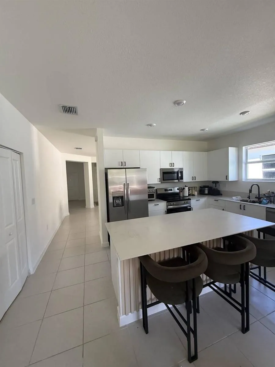 2402 SE 30th Street Homestead, FL 33033
