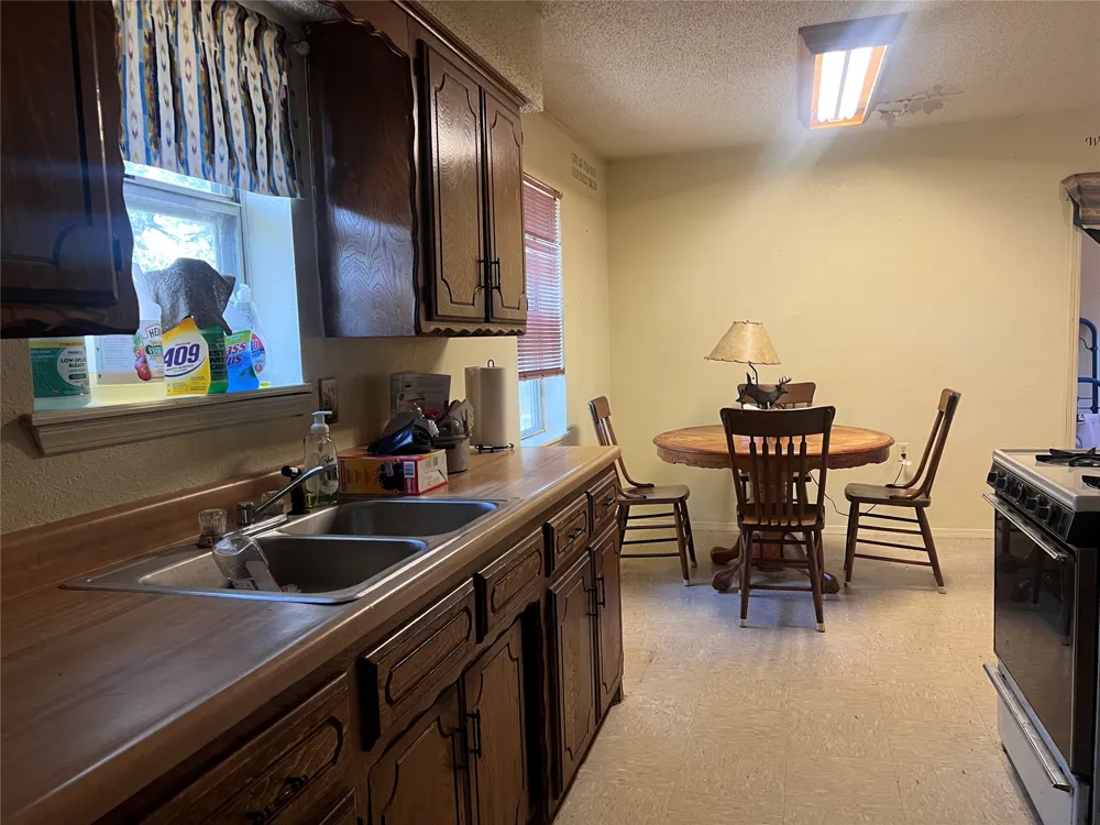 305 Bois D'Arc Avenue Kiowa, OK 74553
