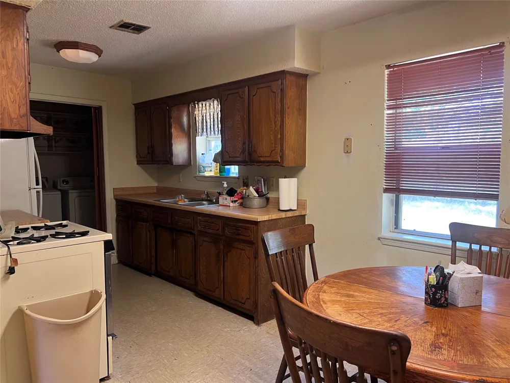 305 Bois D'Arc Avenue Kiowa, OK 74553