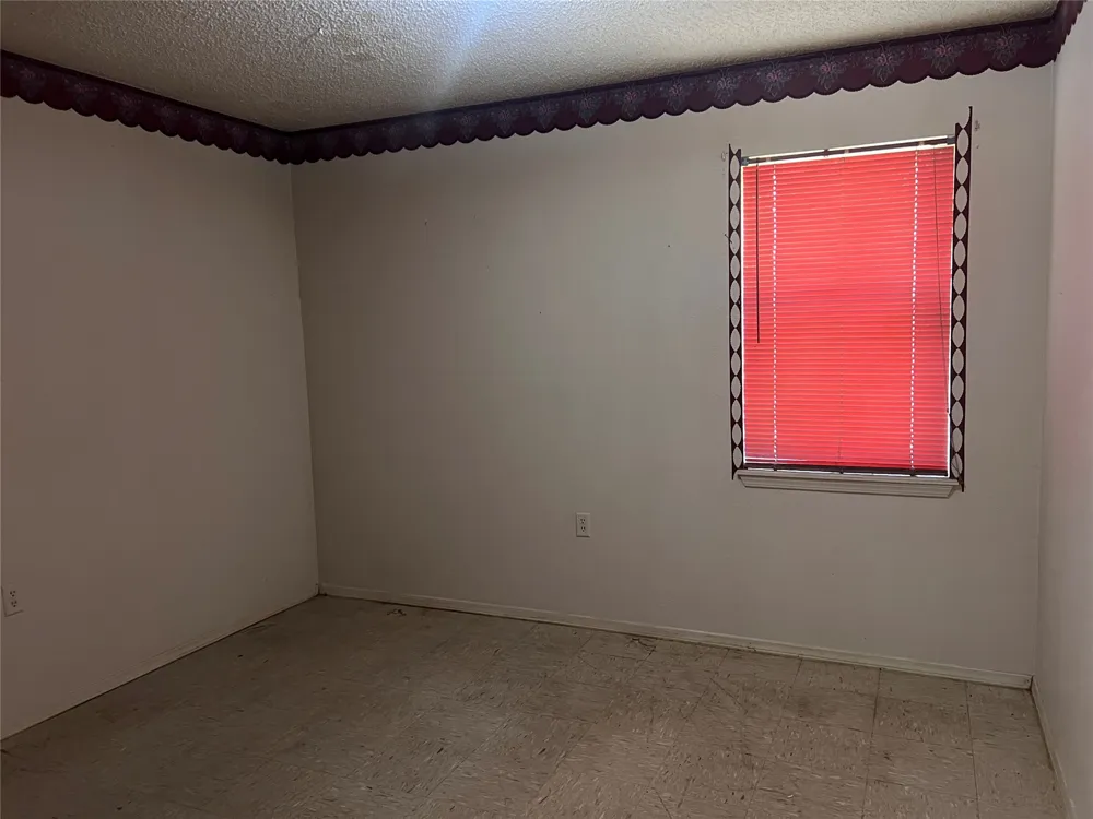 305 Bois D'Arc Avenue Kiowa, OK 74553