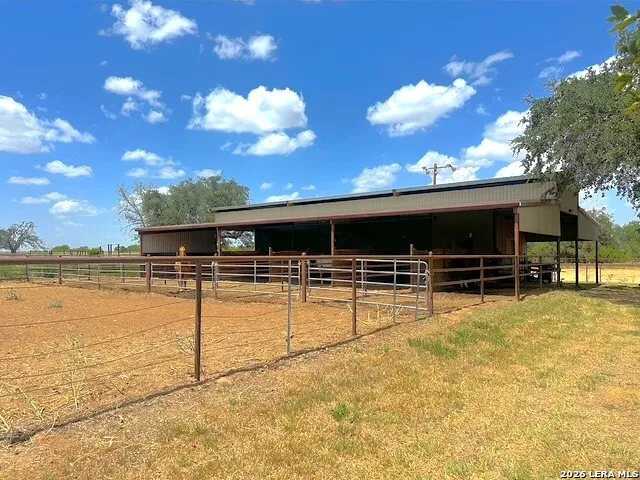 205 Western Ave Leming, TX 78050