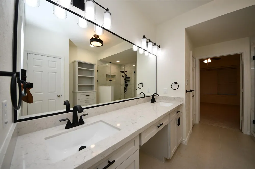 10207 Thornleaf Lane Houston, TX 77070
