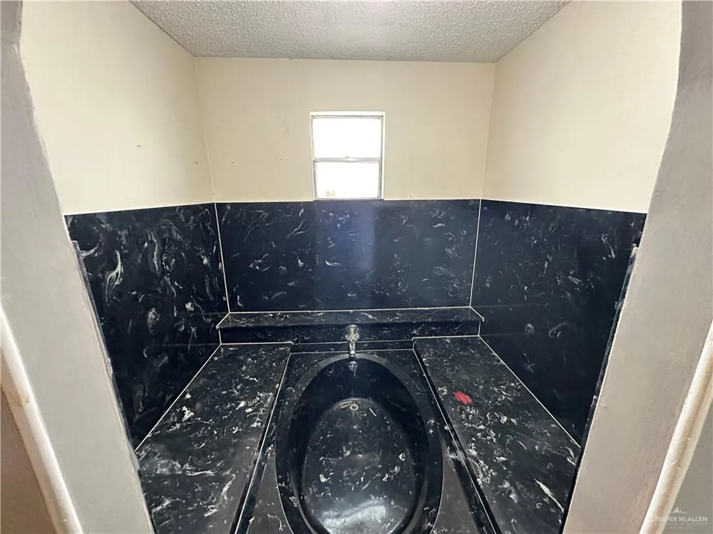 706 Clifford Drive Weslaco, TX 78596
