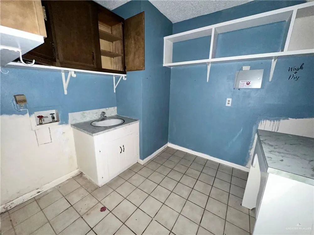706 Clifford Drive Weslaco, TX 78596