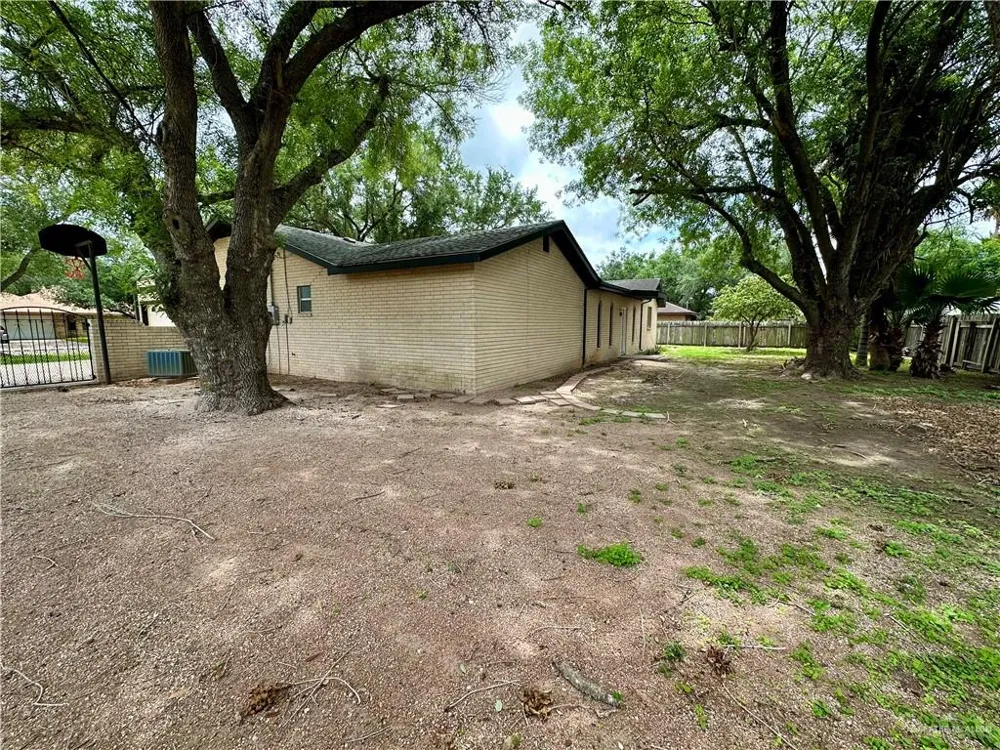 706 Clifford Drive Weslaco, TX 78596