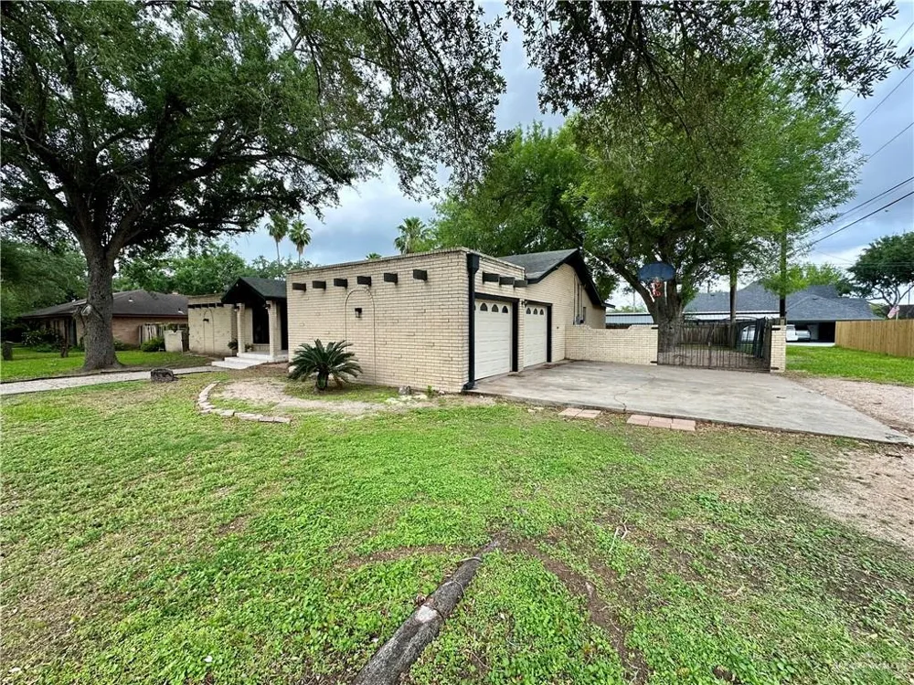 706 Clifford Drive Weslaco, TX 78596