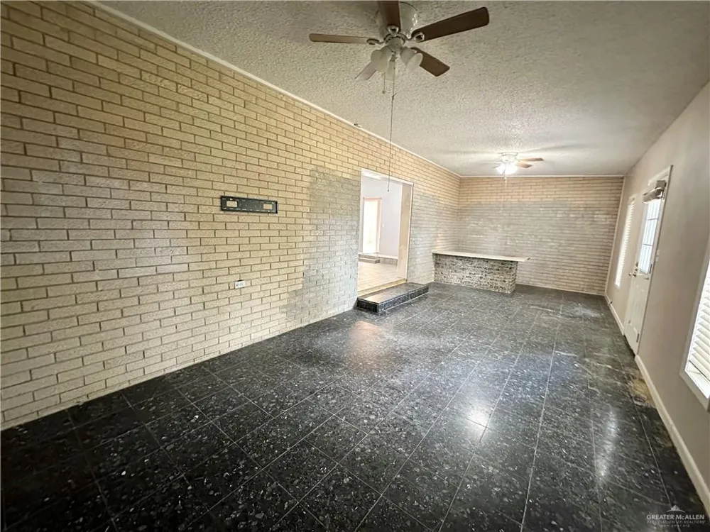 706 Clifford Drive Weslaco, TX 78596