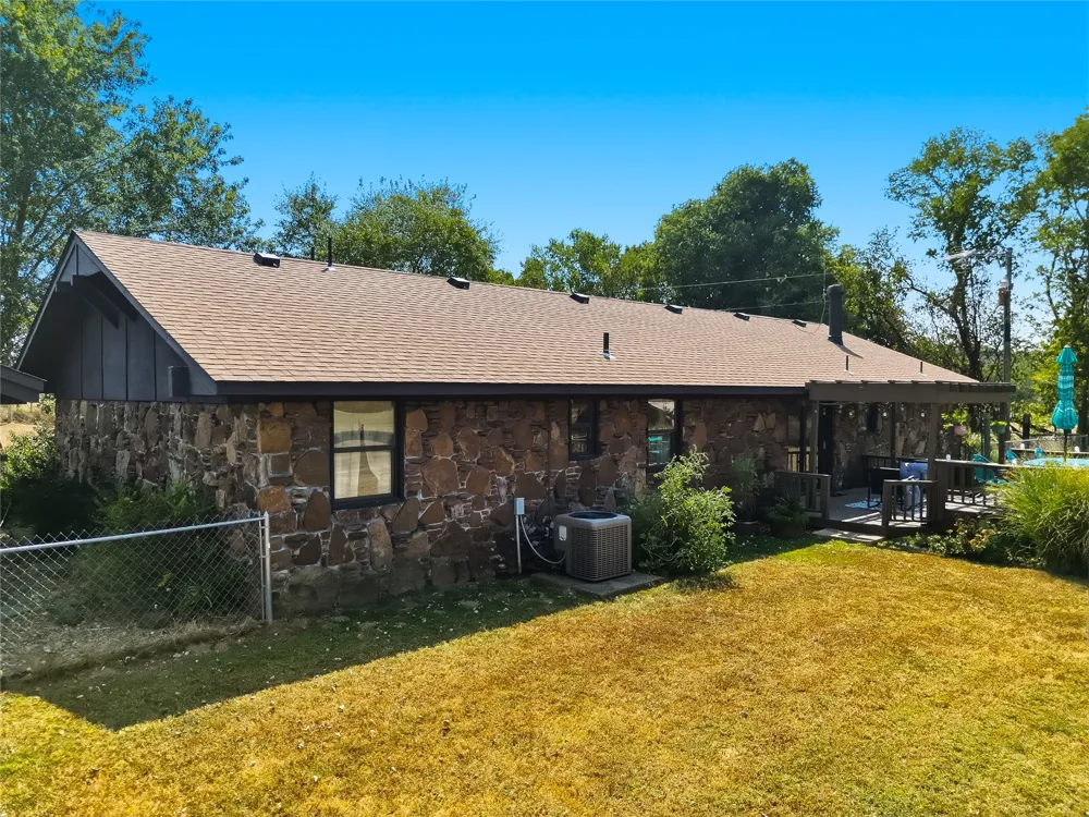 469833 E 740 ROAD Stilwell, OK 74960